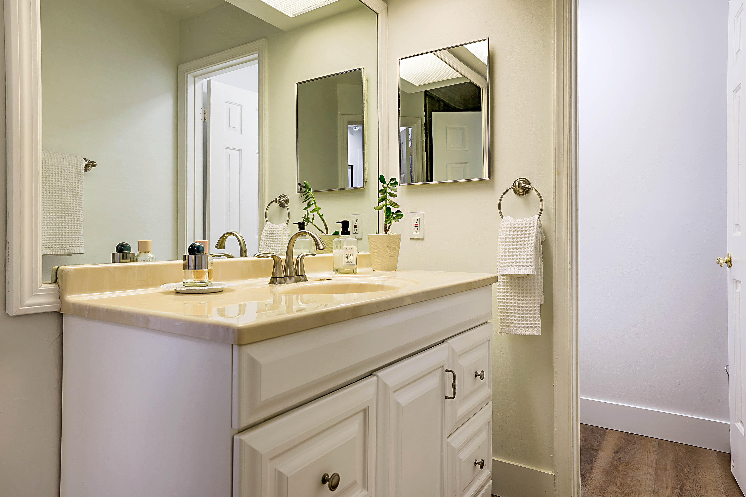 5590 Coach House Circle, Unit H Boca Raton, FL 33486 - Photo 29 of 38 5590 Coach House Circle Unit H -29