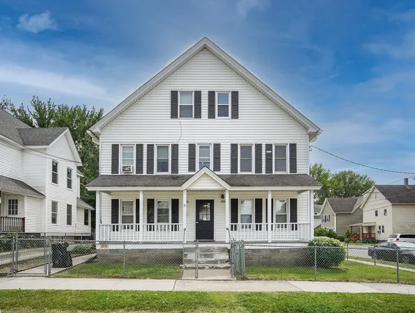$1,750 | 3 Charles Street, Unit 2R, Chicopee, MA 01020