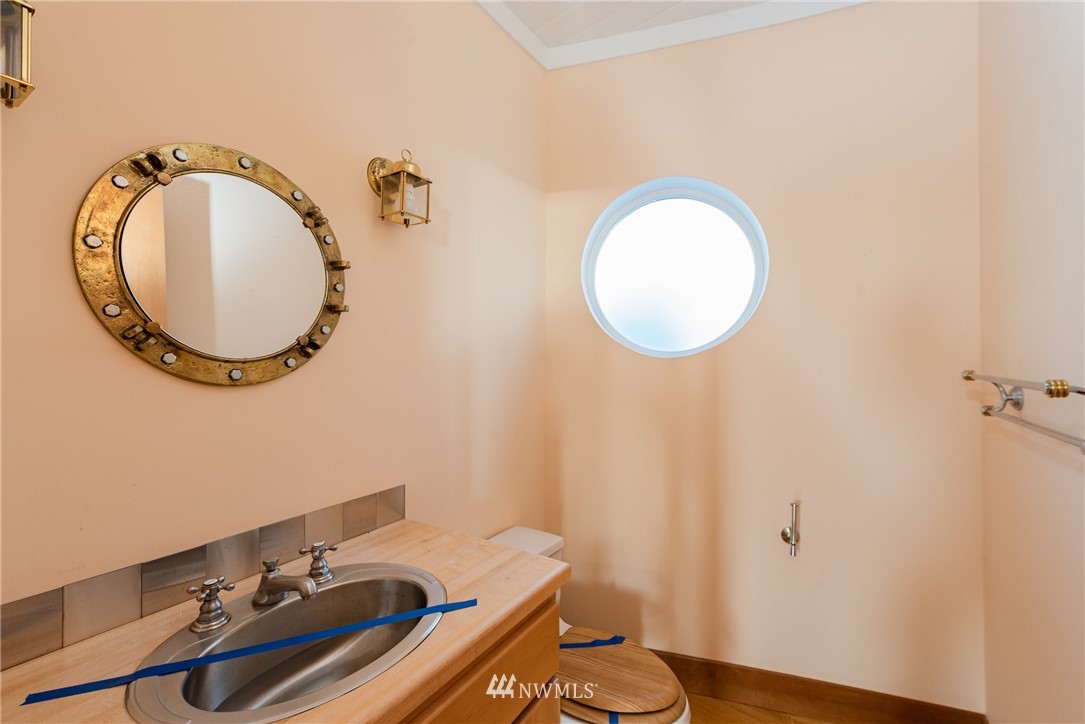 18564 Cascade View Drive Mount Vernon, WA 98274 - Photo 22 of 40 a bathroom with a sink mirror and vanity