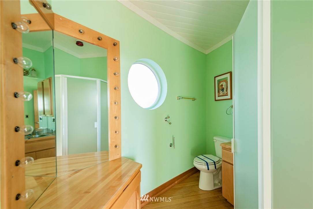 18564 Cascade View Drive Mount Vernon, WA 98274 - Photo 26 of 40 a bathroom with a sink a toilet and shower