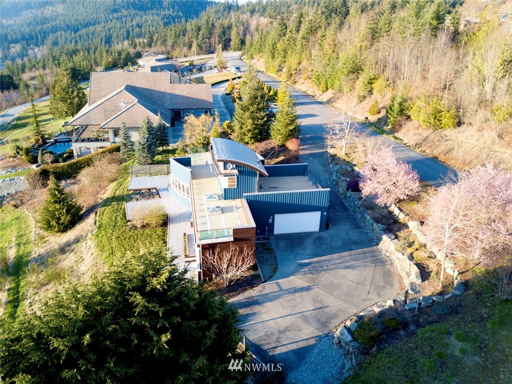18564 Cascade View Drive Mount Vernon, WA 98274 - Photo 39 of 40 an aerial view of residential houses with outdoor space