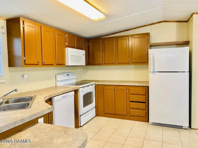 $995 | 1299 Sawmill Highway, Unit B, Breaux Bridge, LA 70517