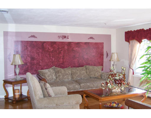 18 Niles Road Randolph, MA 02368 - Photo 2 of 11 Gallery Image 2