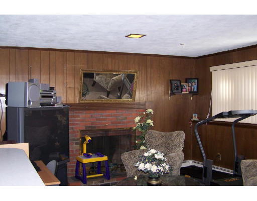 18 Niles Road Randolph, MA 02368 - Photo 8 of 11 Gallery Image 8