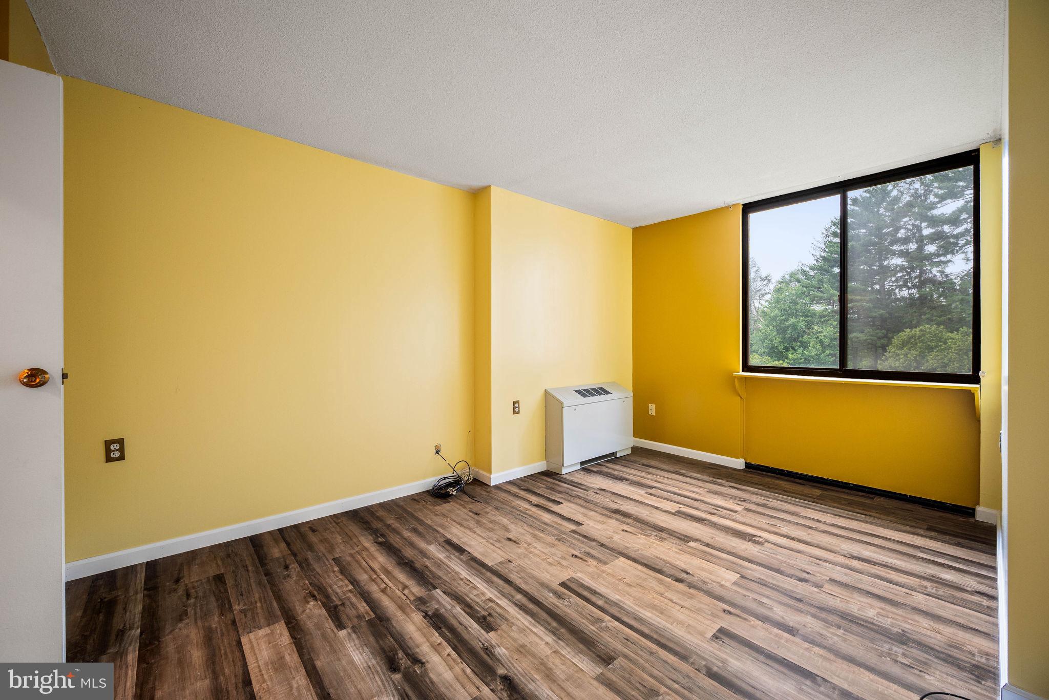 801 Yale Avenue, Unit 827 Swarthmore, PA 19081 - Photo 12 of 33 Second bedroom