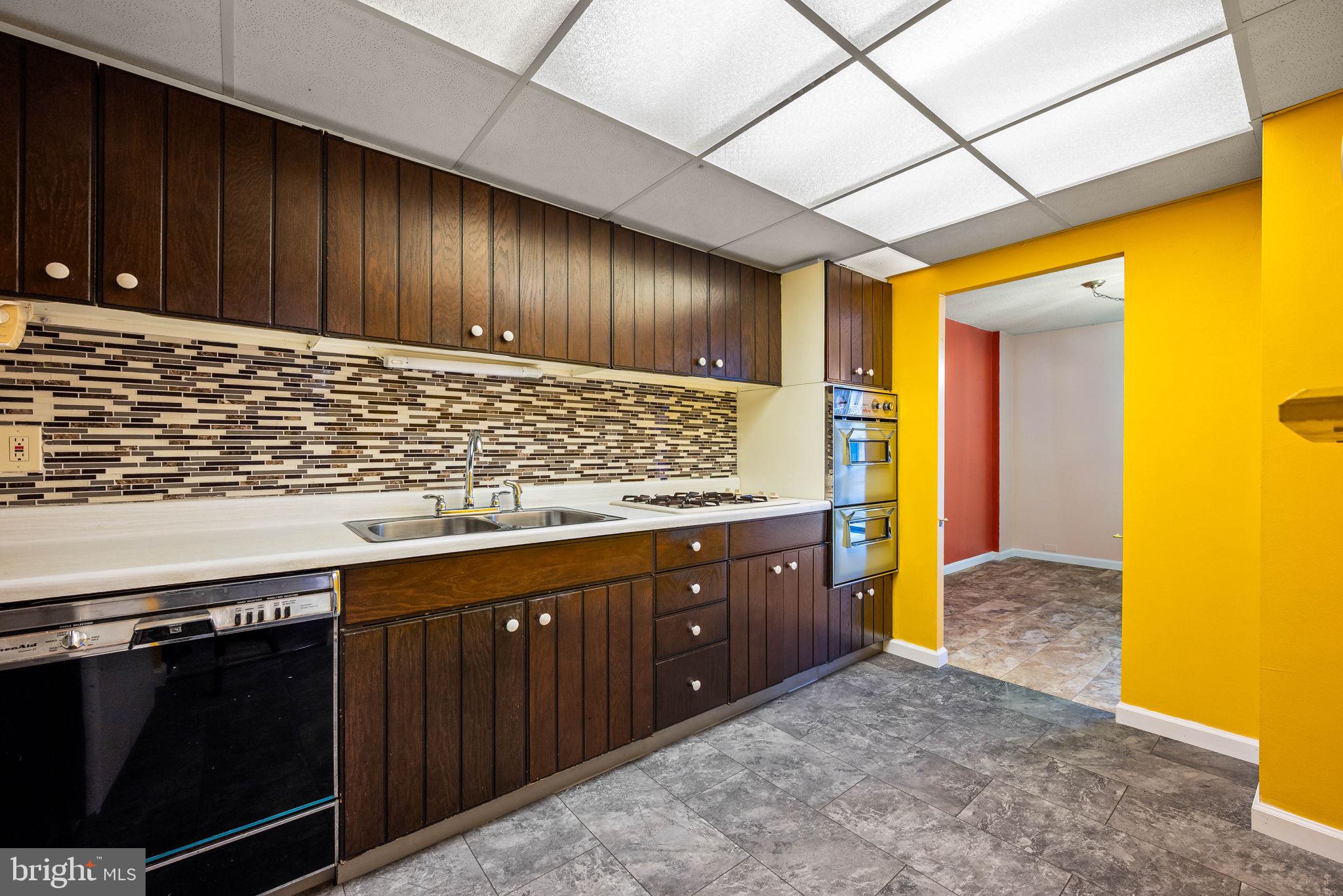 801 Yale Avenue, Unit 827 Swarthmore, PA 19081 - Photo 9 of 33 Kitchen