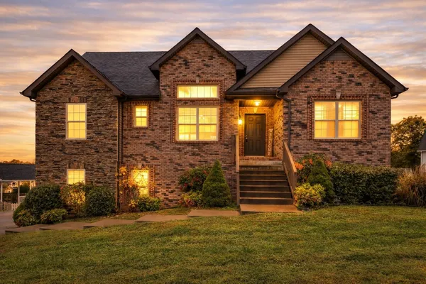 $345,000 | 410 River Heights Drive, Clarksville, TN 37040