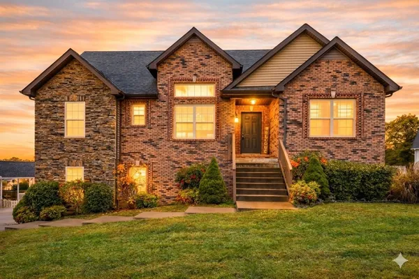 $345,000 | 410 River Heights Drive, Clarksville, TN 37040