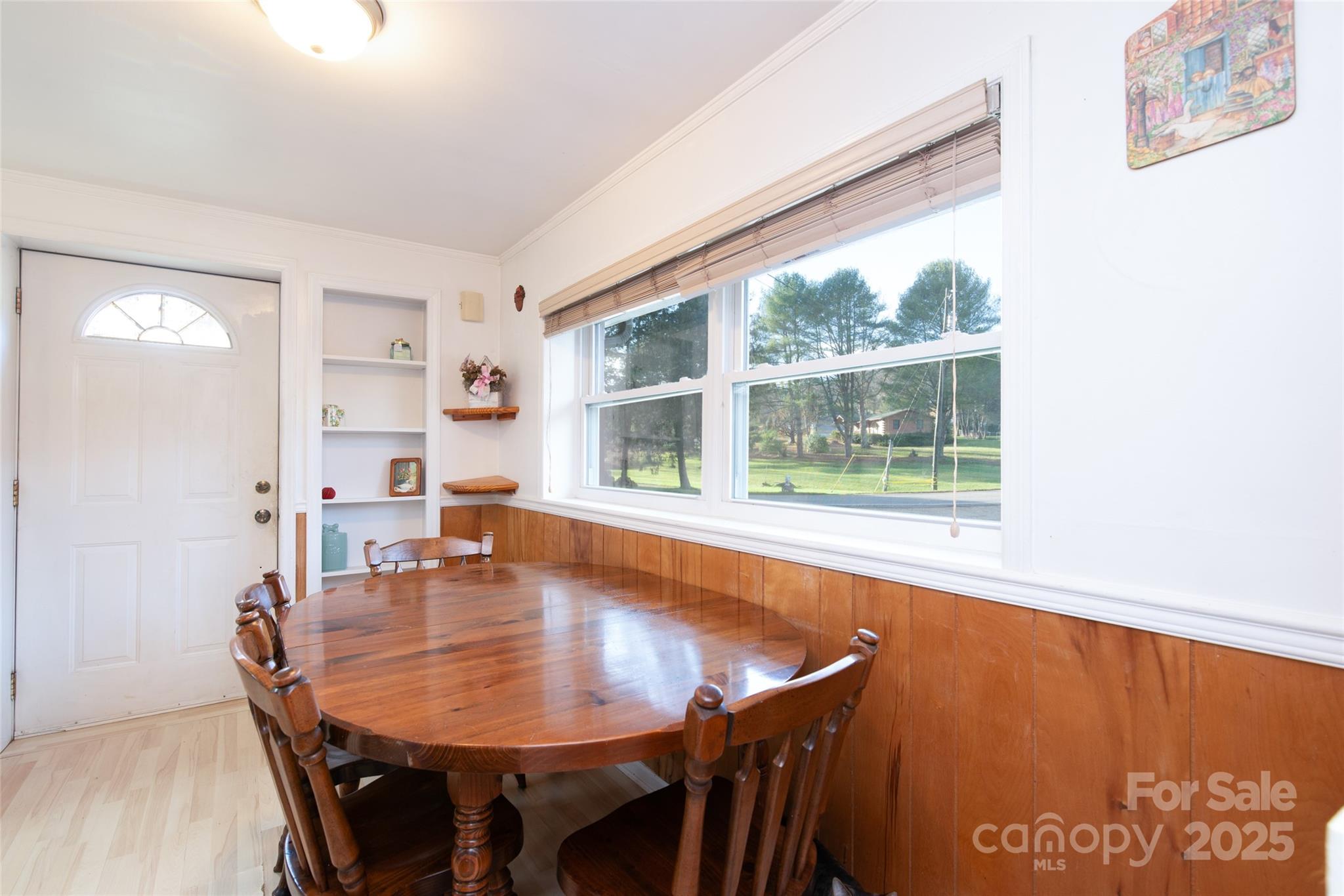 1137 Saunders Road Franklin, NC 28734 - Photo 12 of 30 a dining room with furniture and window