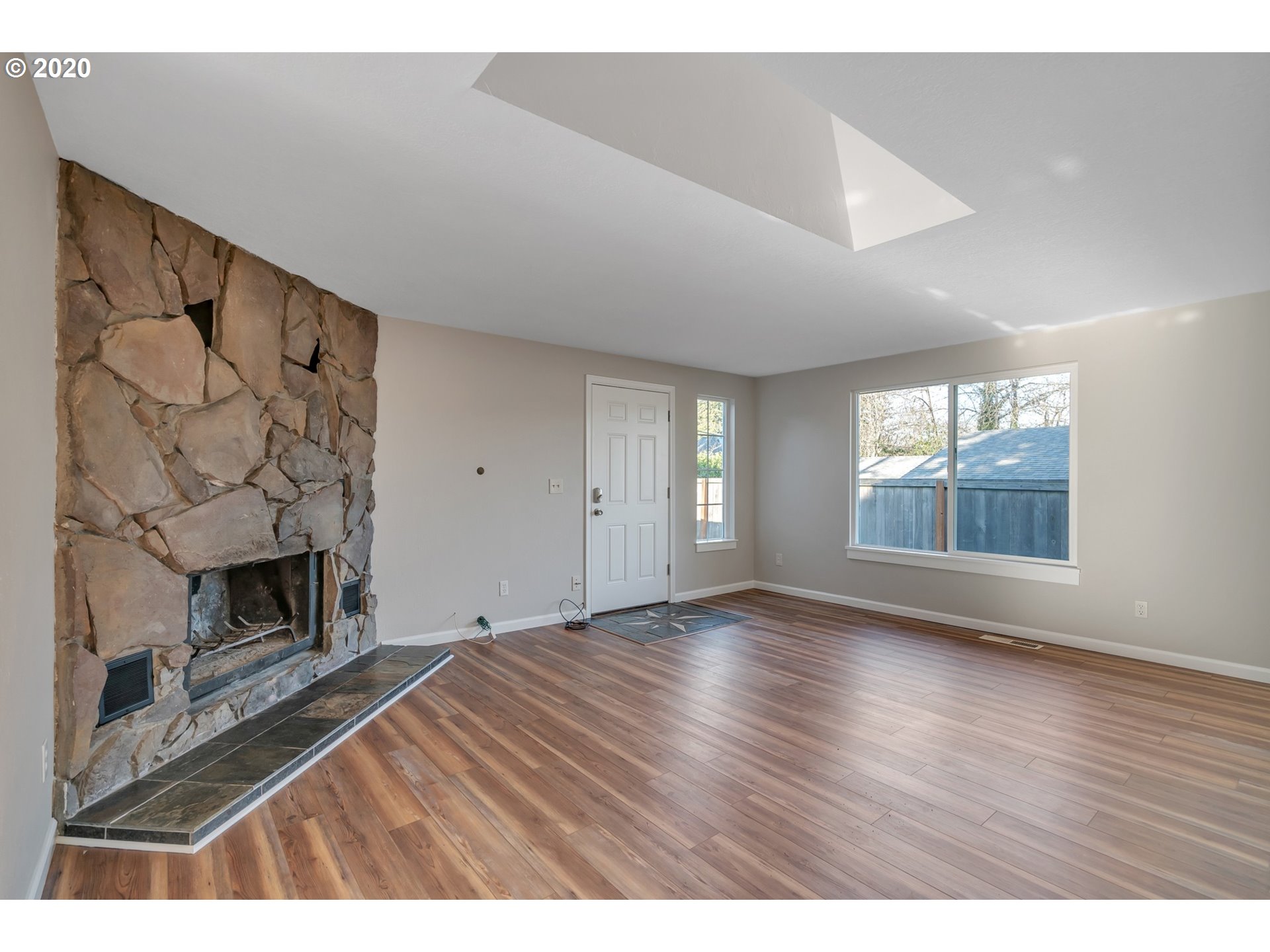 6221 Southwest Multnomah Boulevard Portland, OR 97219 - Photo 2 of 23 Gallery Image 2