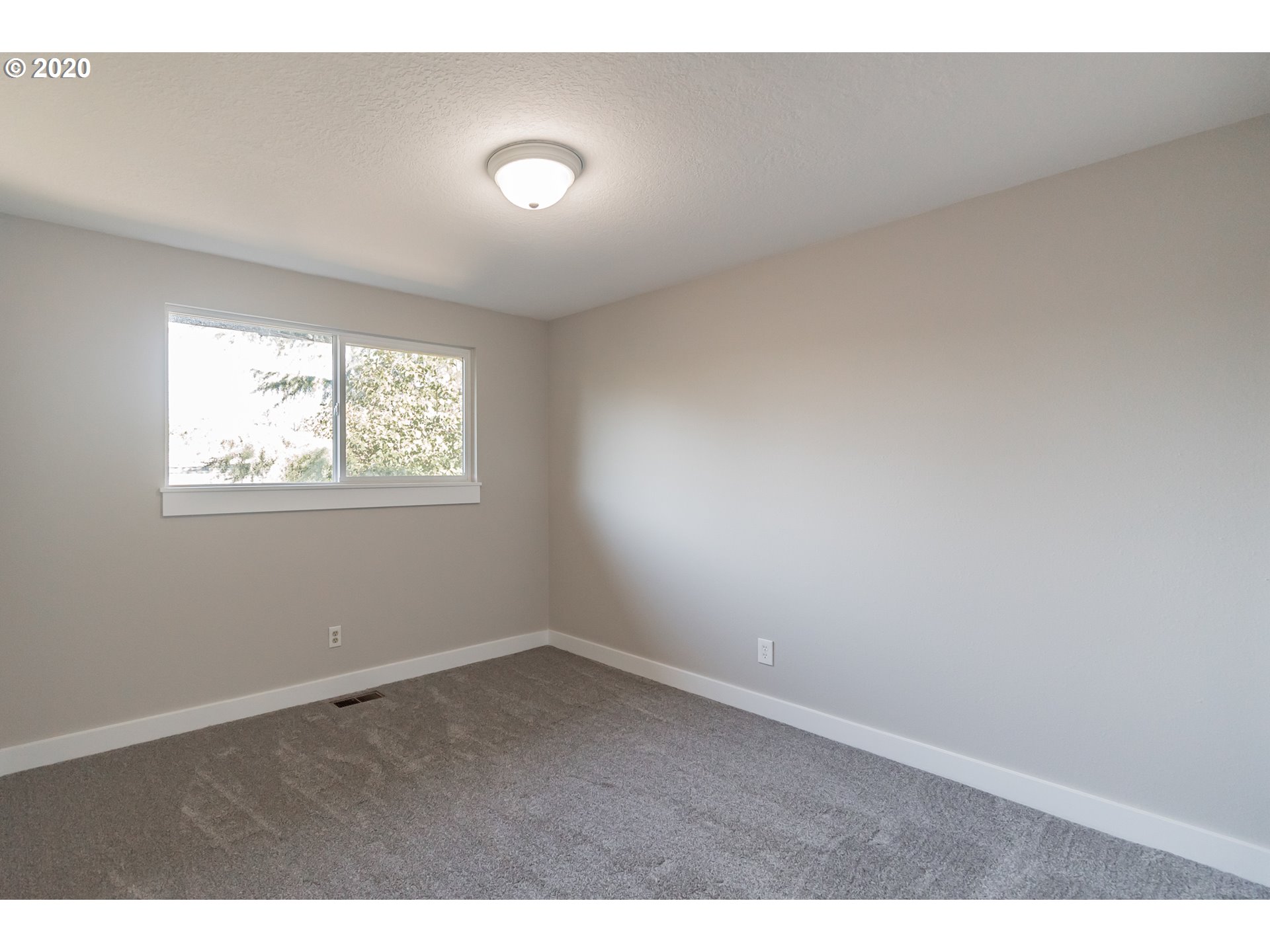 6221 Southwest Multnomah Boulevard Portland, OR 97219 - Photo 13 of 23 Gallery Image 13