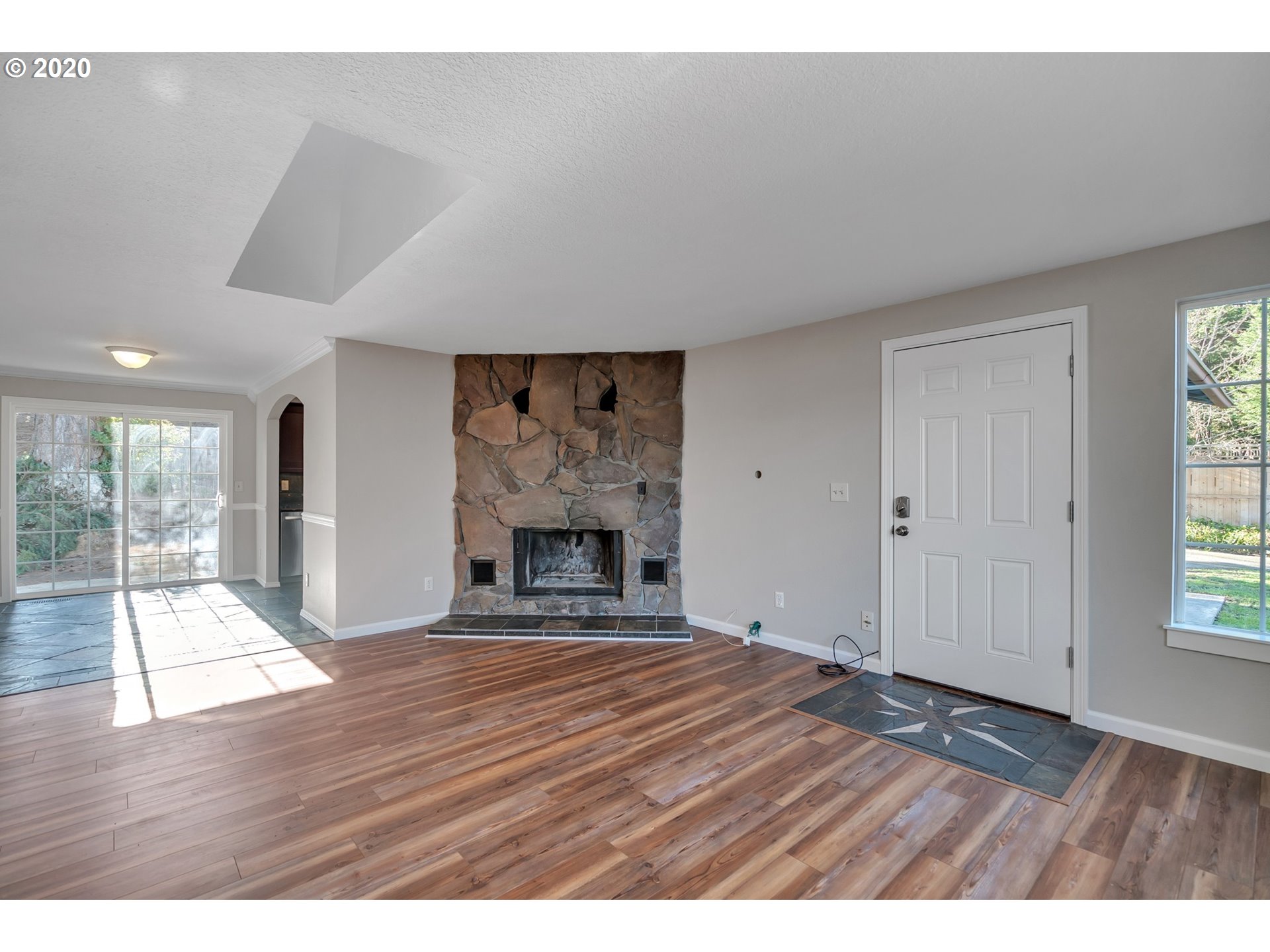 6221 Southwest Multnomah Boulevard Portland, OR 97219 - Photo 3 of 23 Gallery Image 3