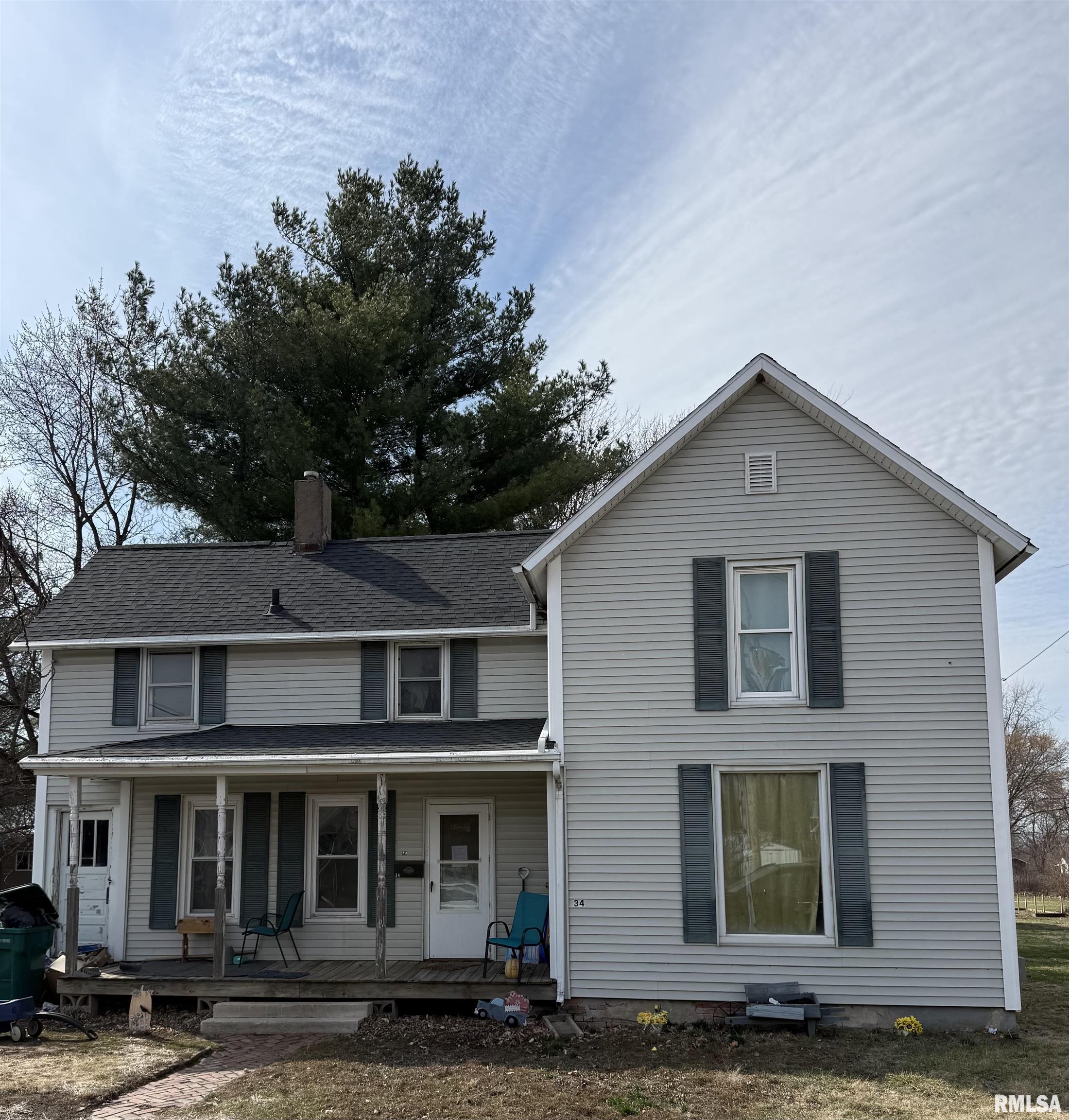 34 North Hickory Street Farmington, IL 61531 - Photo 1 of 1