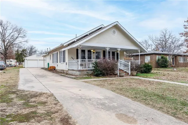 $107,000 | 911 East Main Street, Cherryvale, KS 67335