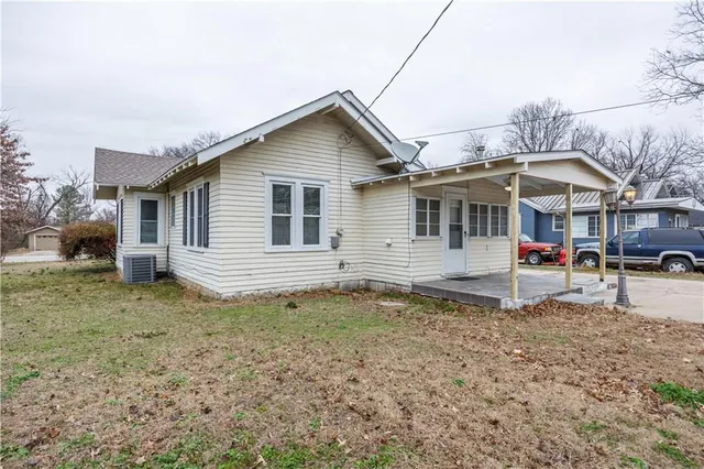 $107,000 | 911 East Main Street, Cherryvale, KS 67335
