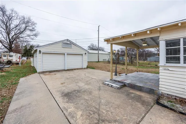 $107,000 | 911 East Main Street, Cherryvale, KS 67335