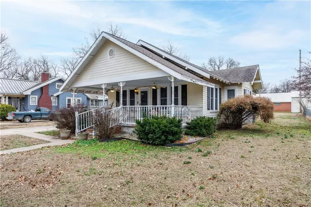 $107,000 | 911 East Main Street, Cherryvale, KS 67335