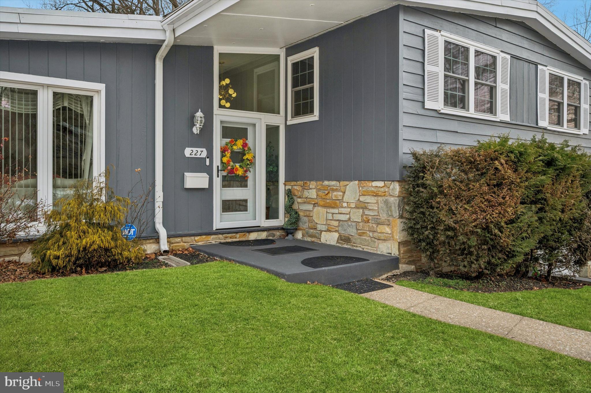 227 Glenwood Road Elkins Park, PA 19027 - Photo 4 of 32