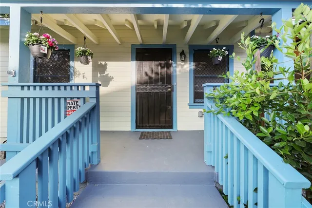 a view of entryway door front of house