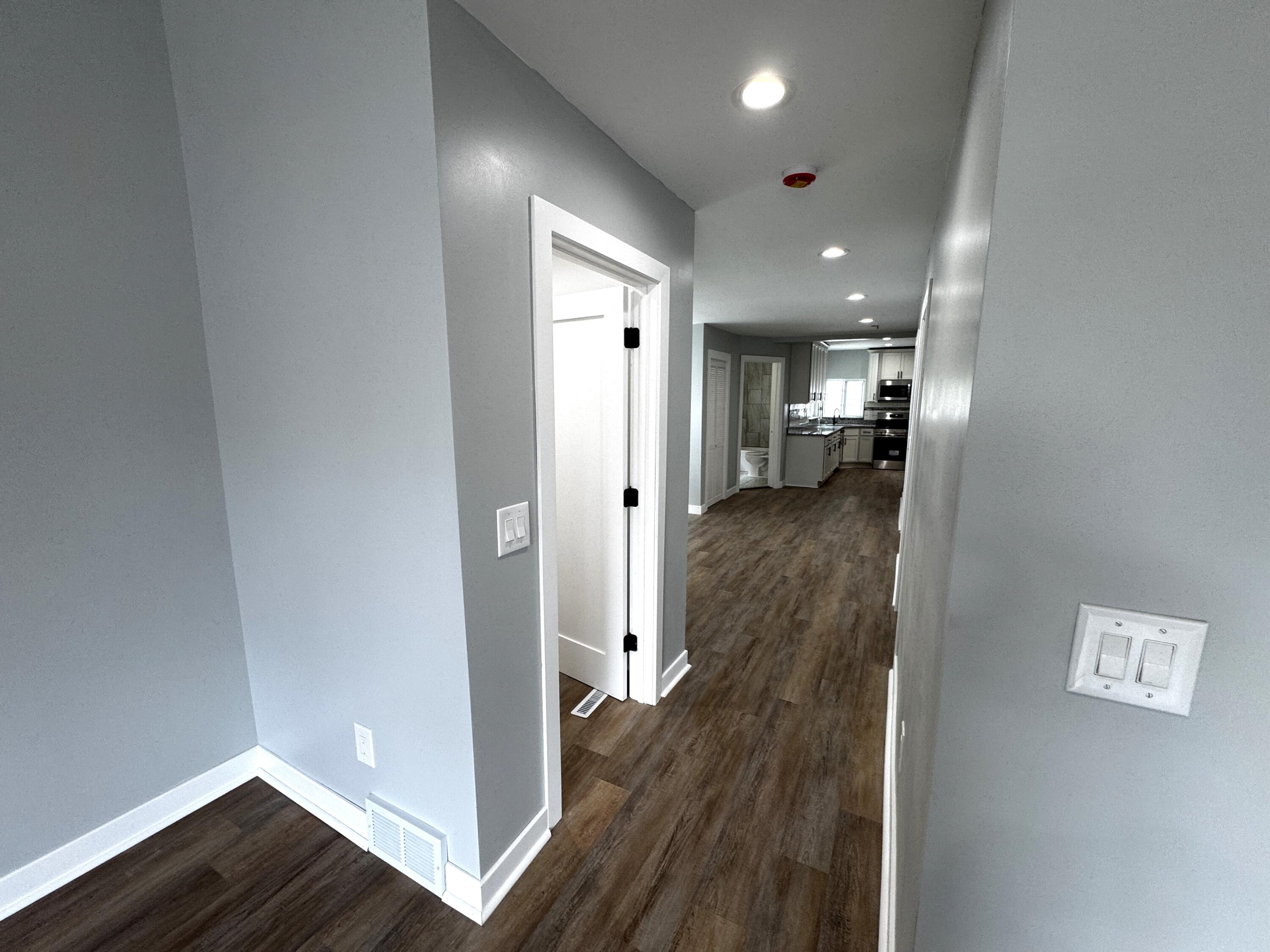 924 Wisconsin Avenue Racine, WI 53403 - Photo 11 of 32 Dining Room Hall
