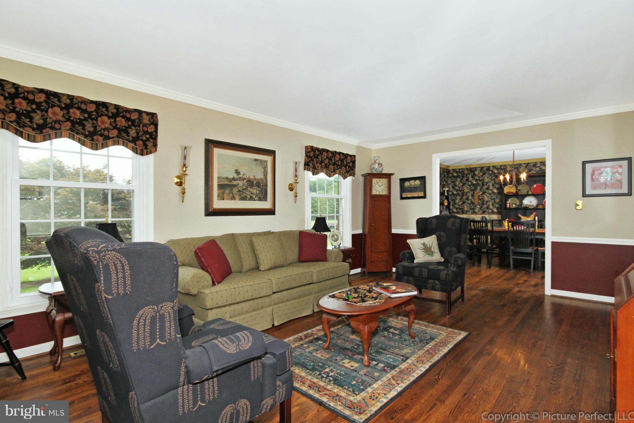 3904 Sundown Road Brookeville, MD 20882 - Photo 9 of 30 Living Room