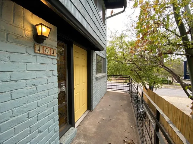 $1,500 | 2413 Leon Street, Unit 101, Austin, TX 78705