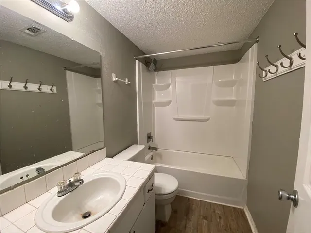 $1,500 | 2413 Leon Street, Unit 101, Austin, TX 78705