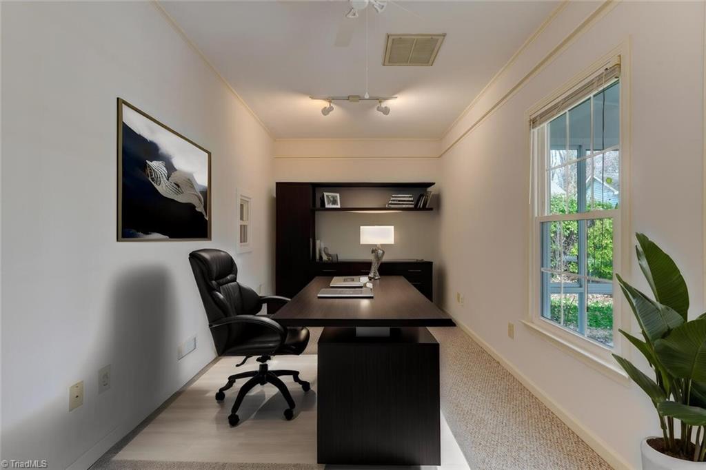 5204 Nantucket Road Greensboro, NC 27455 - Photo 21 of 41 Gallery Image 21