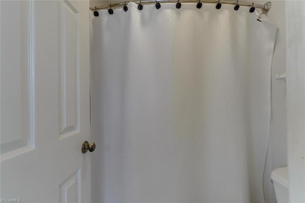 5204 Nantucket Road Greensboro, NC 27455 - Photo 29 of 41 Gallery Image 29