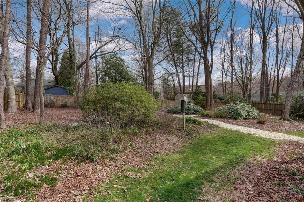 5204 Nantucket Road Greensboro, NC 27455 - Photo 38 of 41 Gallery Image 38
