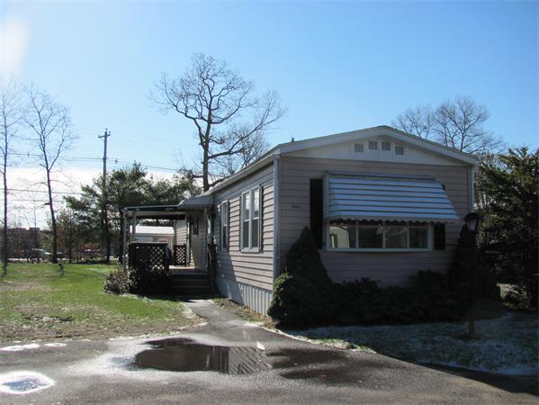 4 Michael Road, Unit 4 Franklin, MA 02038 - Photo 1 of 9 Gallery Image 1