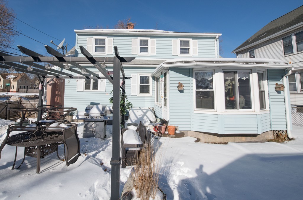 1069 Sumner Avenue Springfield, MA 01118 - Photo 3 of 15