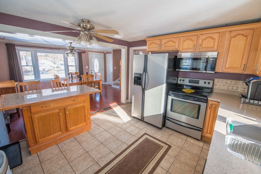 1069 Sumner Avenue Springfield, MA 01118 - Photo 5 of 15