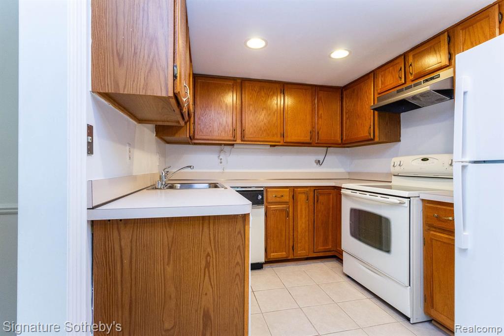 19710 West 13 Mile Road, Unit 101 Beverly Hills, MI 48025 - Photo 17 of 40