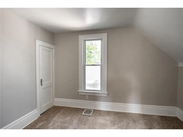 $2,599 | 188 Wyoming Street East, St. Paul, MN 55107