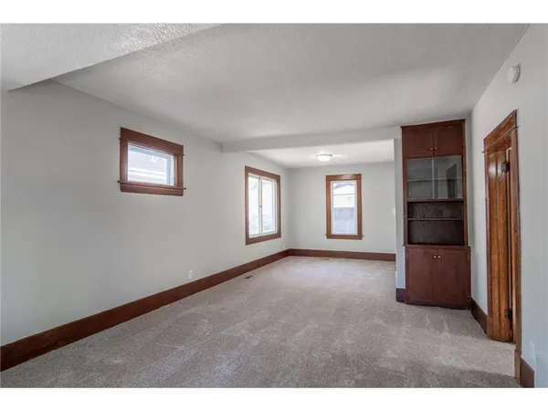 $2,599 | 188 Wyoming Street East, St. Paul, MN 55107