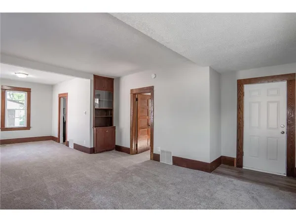 $2,599 | 188 Wyoming Street East, St. Paul, MN 55107