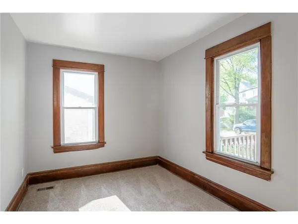 $2,599 | 188 Wyoming Street East, St. Paul, MN 55107