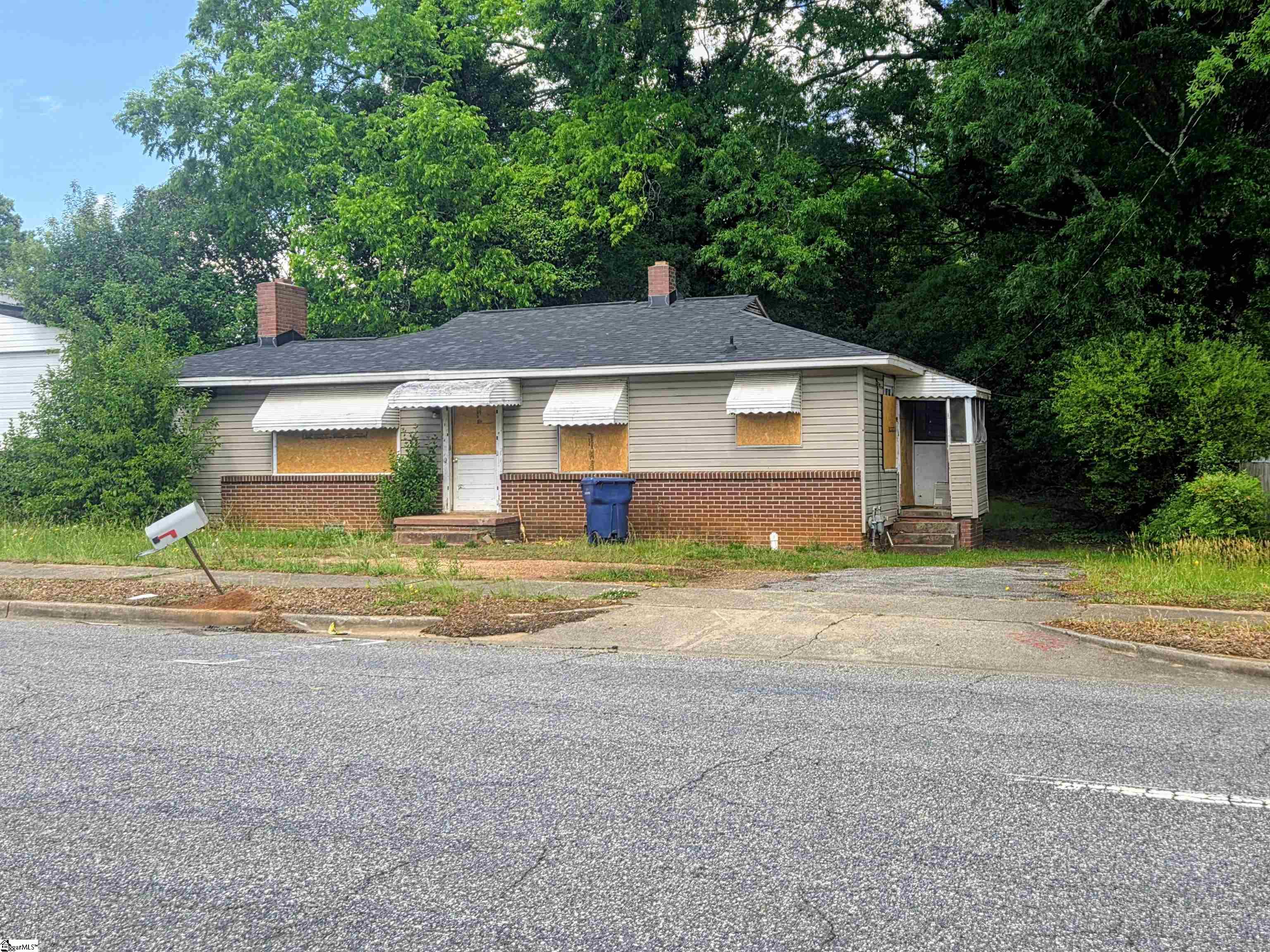 1503 South Murray Avenue Anderson, SC 29624 - Photo 1 of 2