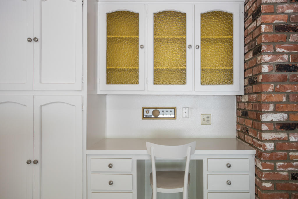 908 Vereda Del Ciervo Goleta, CA 93117 - Photo 11 of 35 a view of a workspace