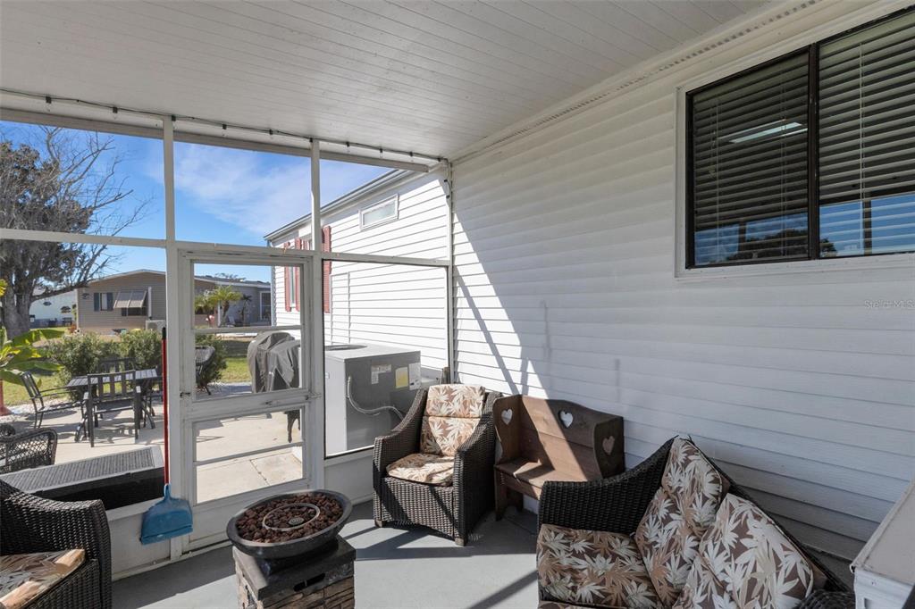 70 Mockingbird Lane Ellenton, FL 34222 - Photo 35 of 67 a view of a livingroom with furniture