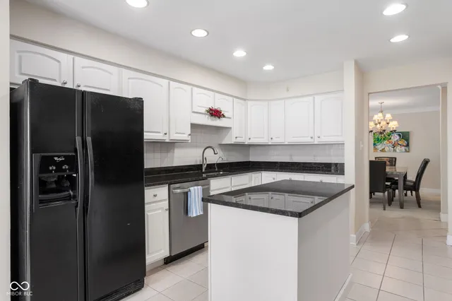 $300,000 | 8751 Jaffa Ct Drive East, Unit 33, Indianapolis, IN 46260