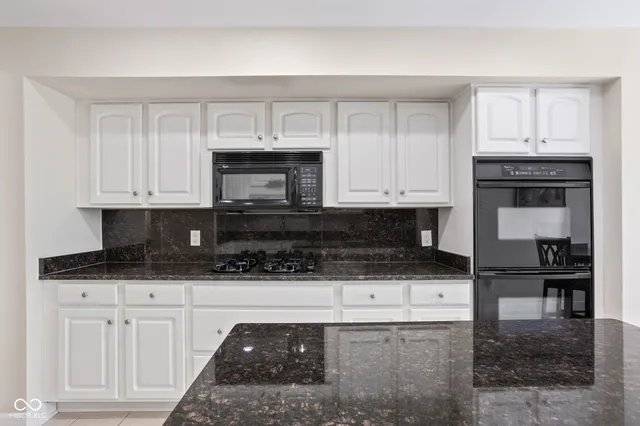 $300,000 | 8751 Jaffa Ct Drive East, Unit 33, Indianapolis, IN 46260