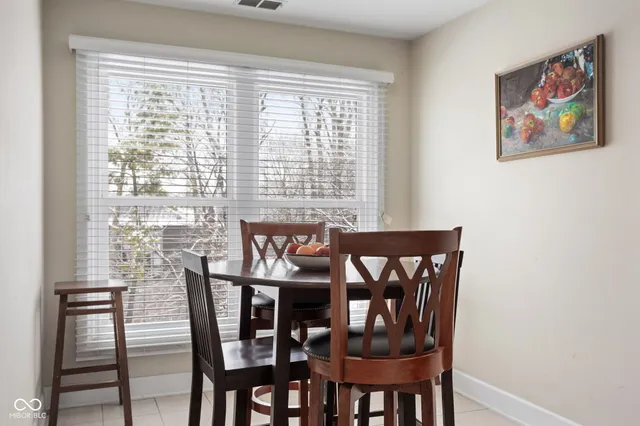 $300,000 | 8751 Jaffa Ct Drive East, Unit 33, Indianapolis, IN 46260