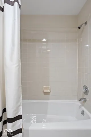 $300,000 | 8751 Jaffa Ct Drive East, Unit 33, Indianapolis, IN 46260