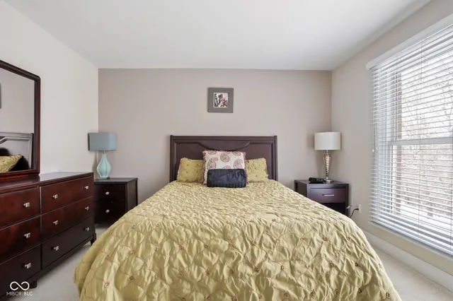 $300,000 | 8751 Jaffa Ct Drive East, Unit 33, Indianapolis, IN 46260