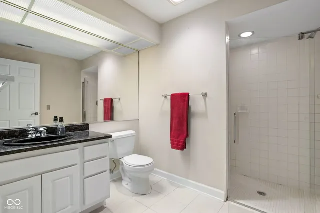 $300,000 | 8751 Jaffa Ct Drive East, Unit 33, Indianapolis, IN 46260