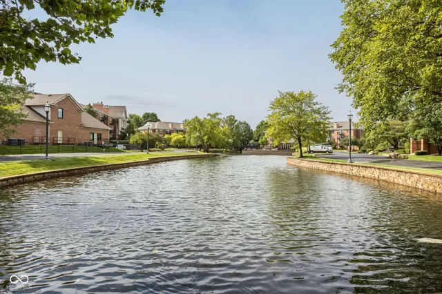 $300,000 | 8751 Jaffa Ct Drive East, Unit 33, Indianapolis, IN 46260