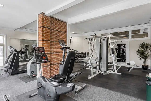 $300,000 | 8751 Jaffa Ct Drive East, Unit 33, Indianapolis, IN 46260