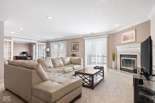 $300,000 | 8751 Jaffa Ct Drive East, Unit 33, Indianapolis, IN 46260